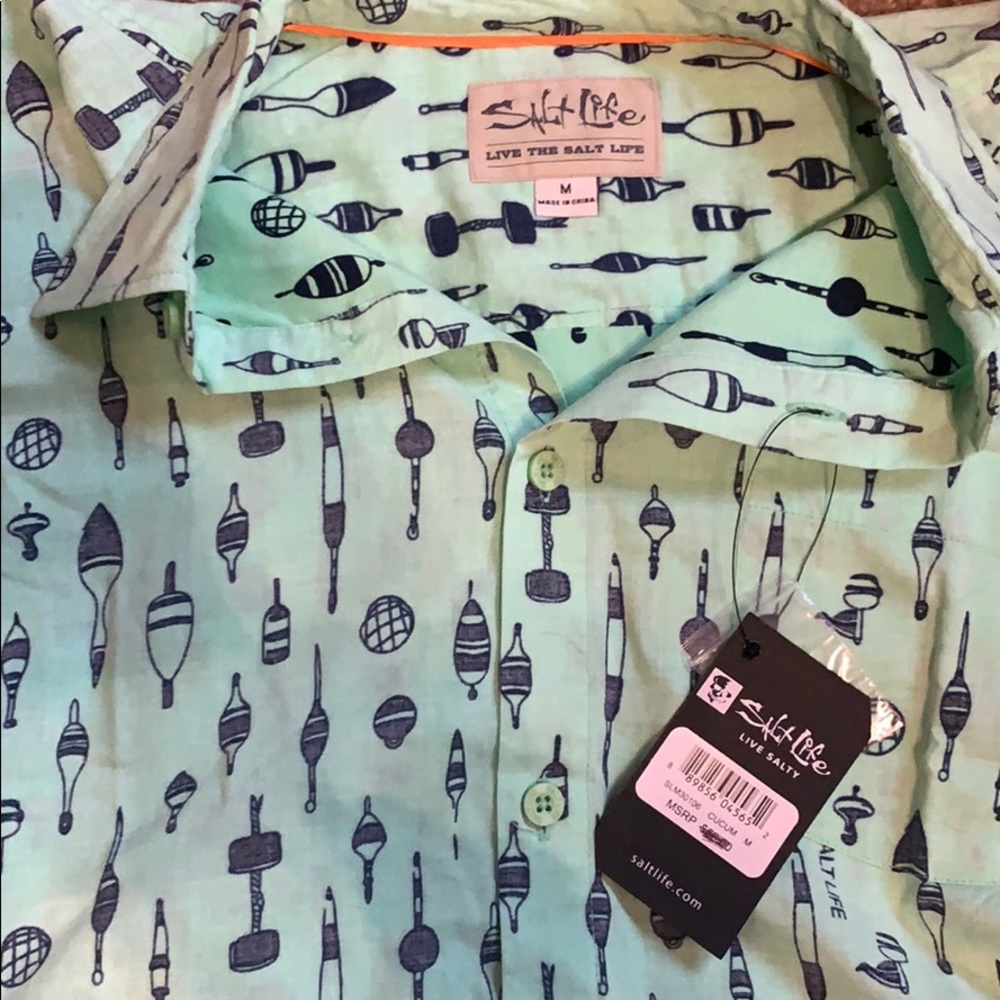NWT Men’s Salt Life lure button down shirt